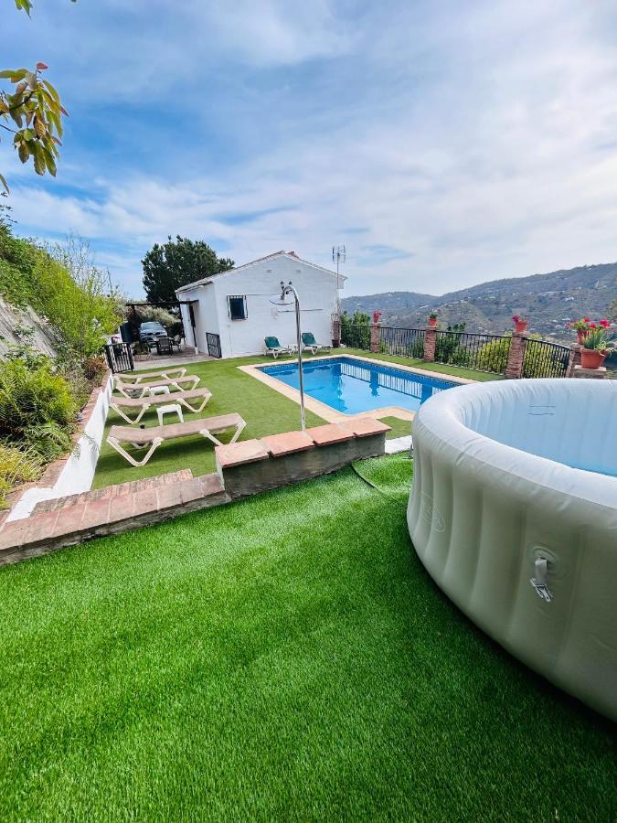 Villa En Frigiliana Con Piscina Y Jacuzzi Exterior photo