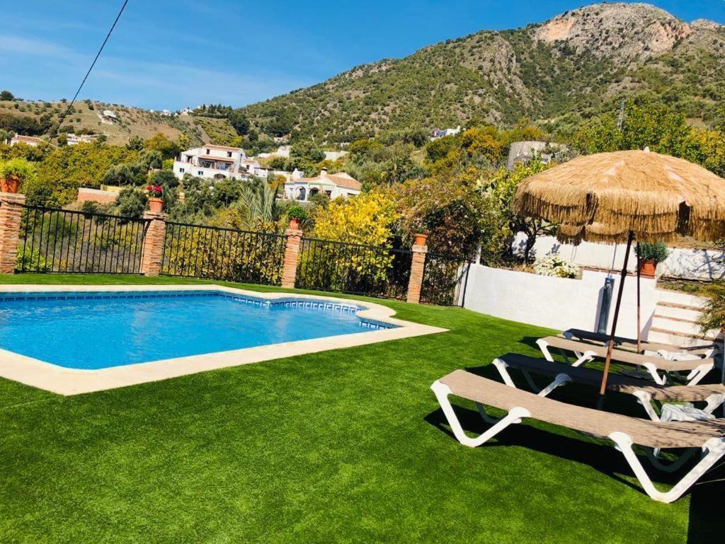 Villa En Frigiliana Con Piscina Y Jacuzzi Exterior photo