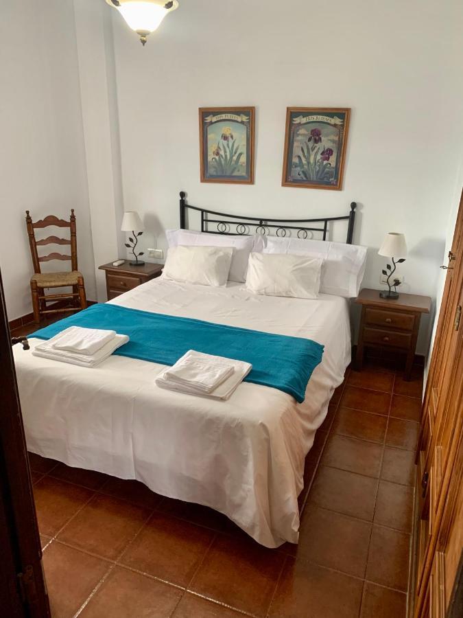 Villa En Frigiliana Con Piscina Y Jacuzzi Exterior photo